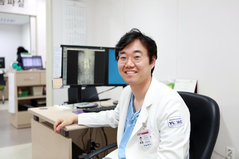 봄철, 따뜻하다고 무리한 운동은 금물! - 이근우 교수(척추센터, 정형외과)
