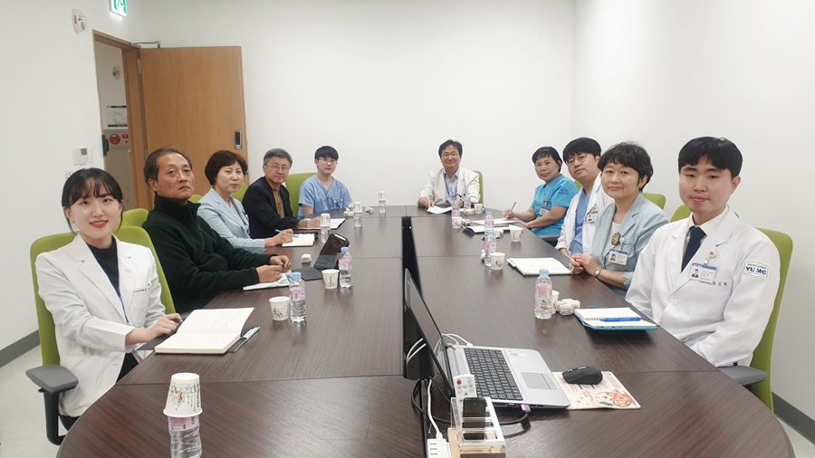 영남대병원 공감소통증진위원회 단체사진