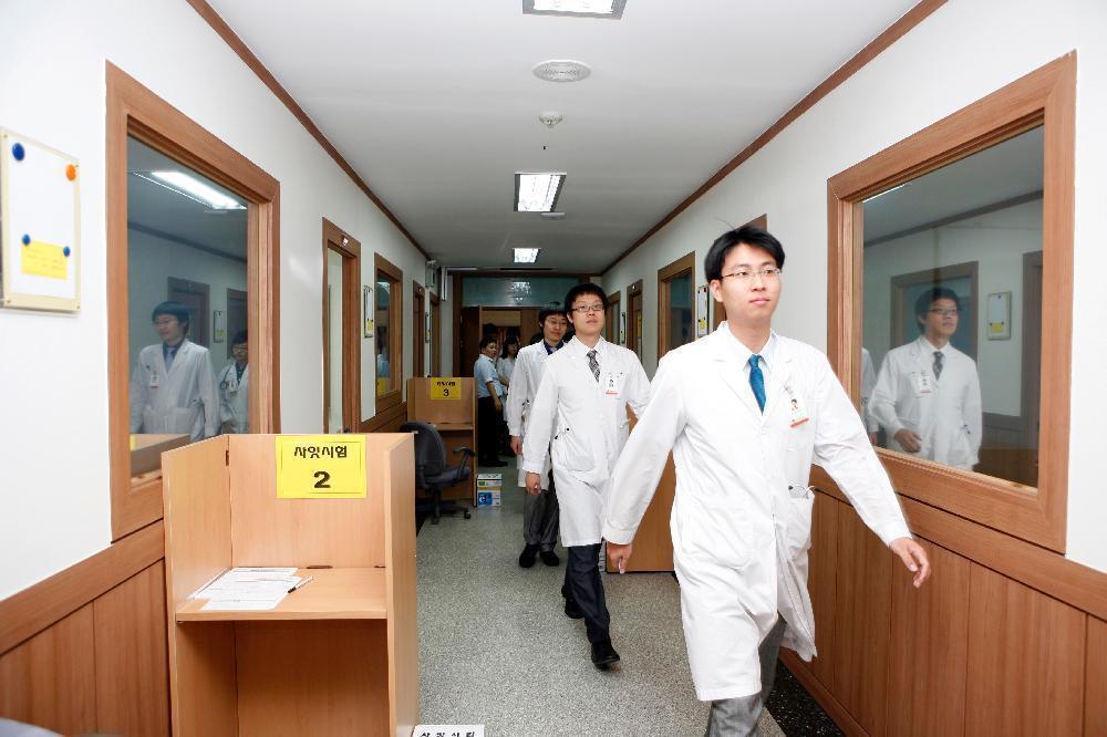 의과대학 2008 객관구조화진료시험 실시 - 0_MG_1812 이미지