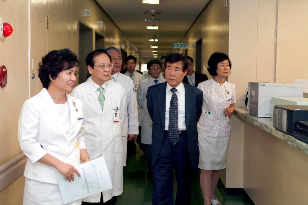 우의형 학교법인 영남학원 이사장, 의료원 방문 - 이사장방문1 이미지