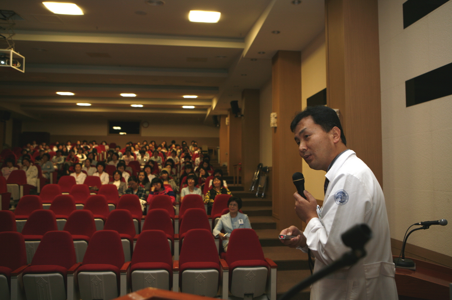 2010년 10월 감염 관리 교육 실시, 4일 오후 3시, 이산대강당, 신경철 교수의 결핵을 주제로 한 강의