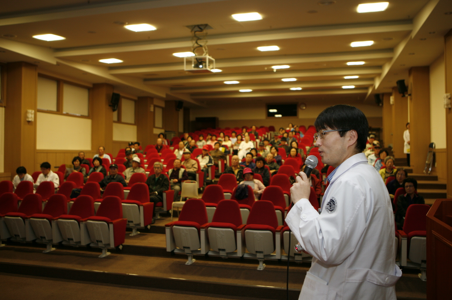 2010년 뇌졸중의 날 기념 공개건강강좌, 10월 25일 오후 2시, 이산대강당, 이세진 및 이준 교수 강좌
