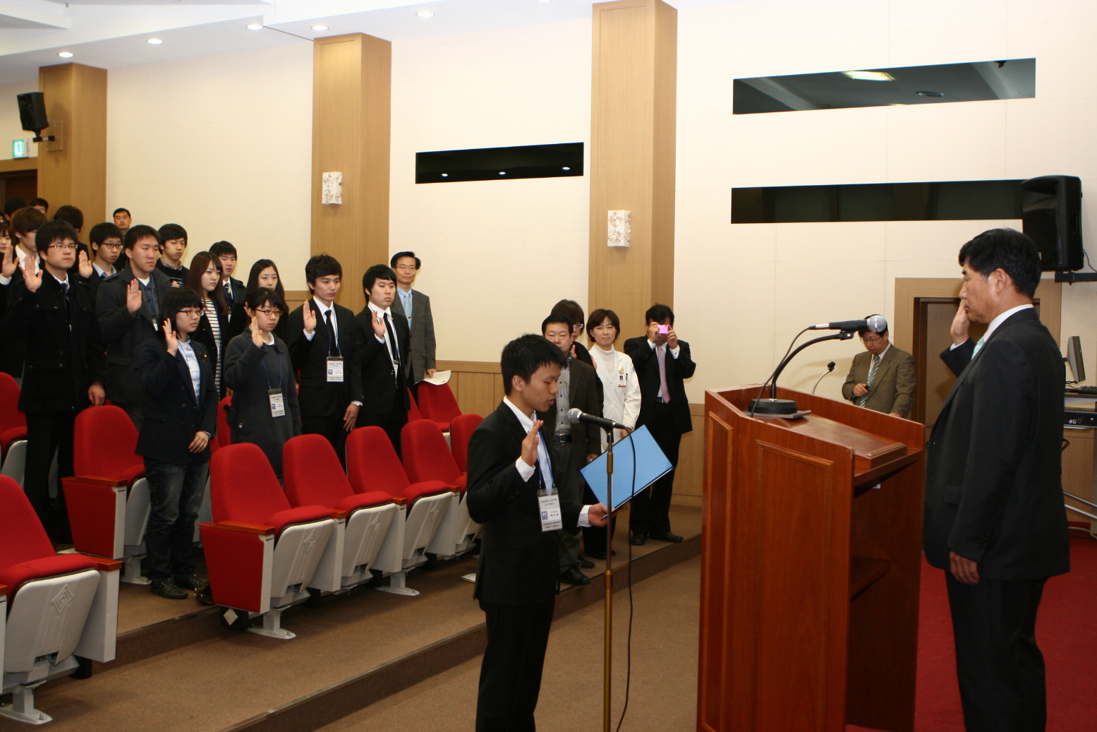 의과대학 2011학년도 의예과 신입생 입학식 거행, 2011년 2월 28일 오전 11시, 병원 1층 이산대강당, 입학생 41명