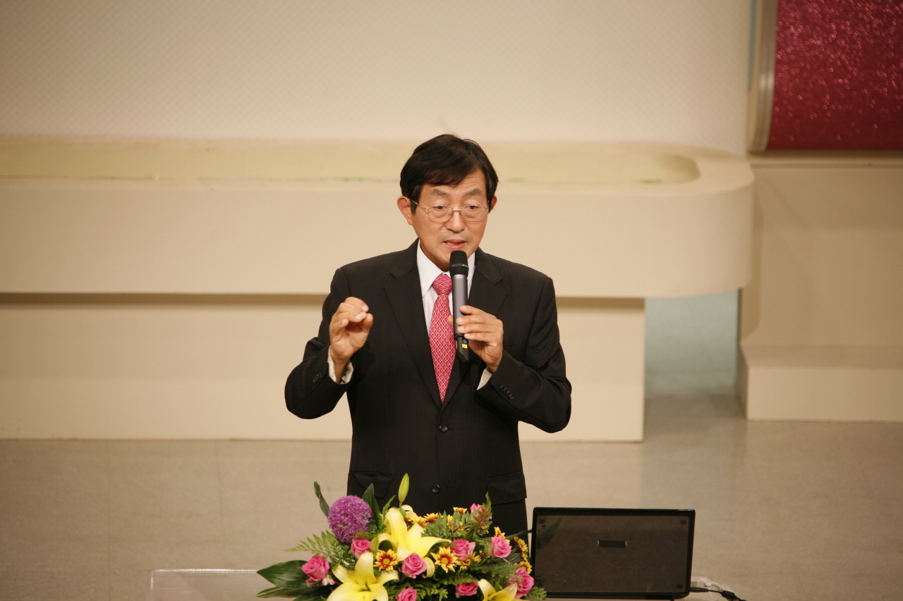 2011.5.23일 월요일 오후 2시 kbs대구 공개홀에서 열린 뇌졸중 관련 최병연 교수님의 강의 사진입니다.