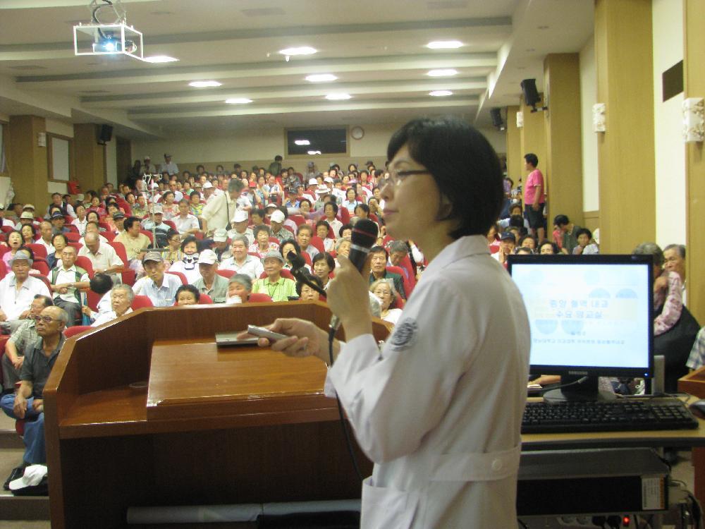 2011년 8월 31일(수) 오후 1시 병원 1층 이산대강당에서 암교실 사진입니다.