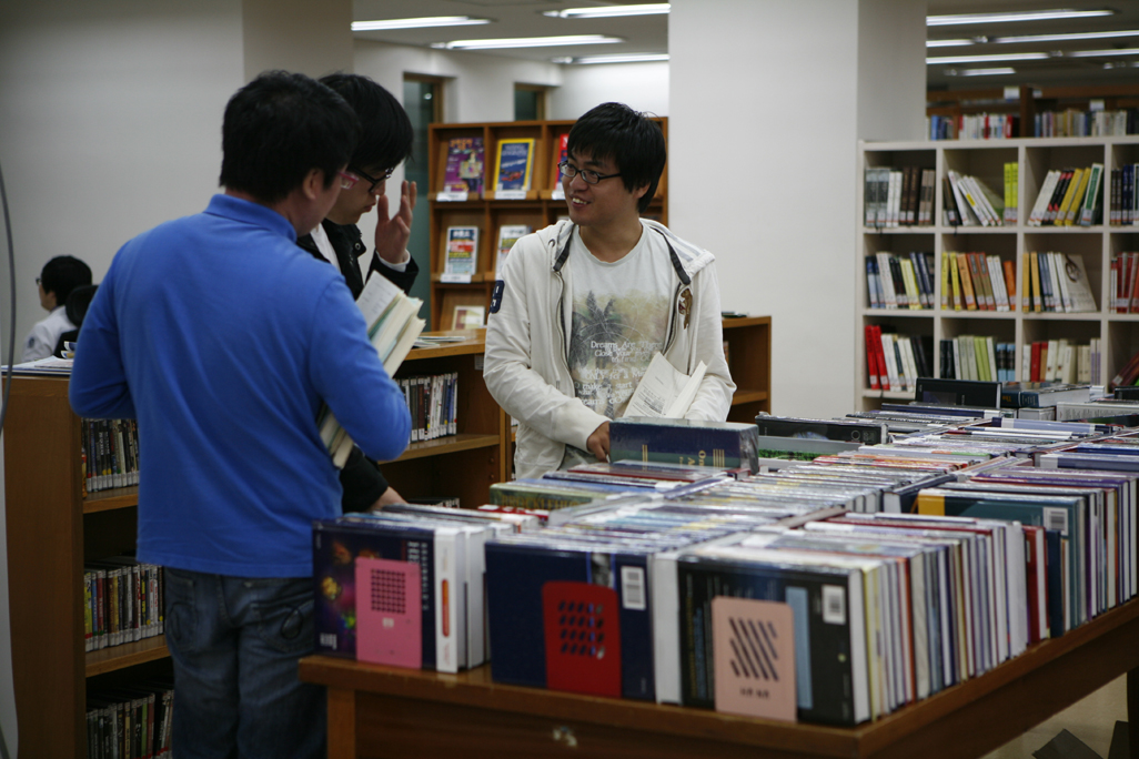 의학도서 전시회 개최, 2011년 9월 21~23일 3일간, 1천 종 이상의 국내외 최신 의학도서 전시