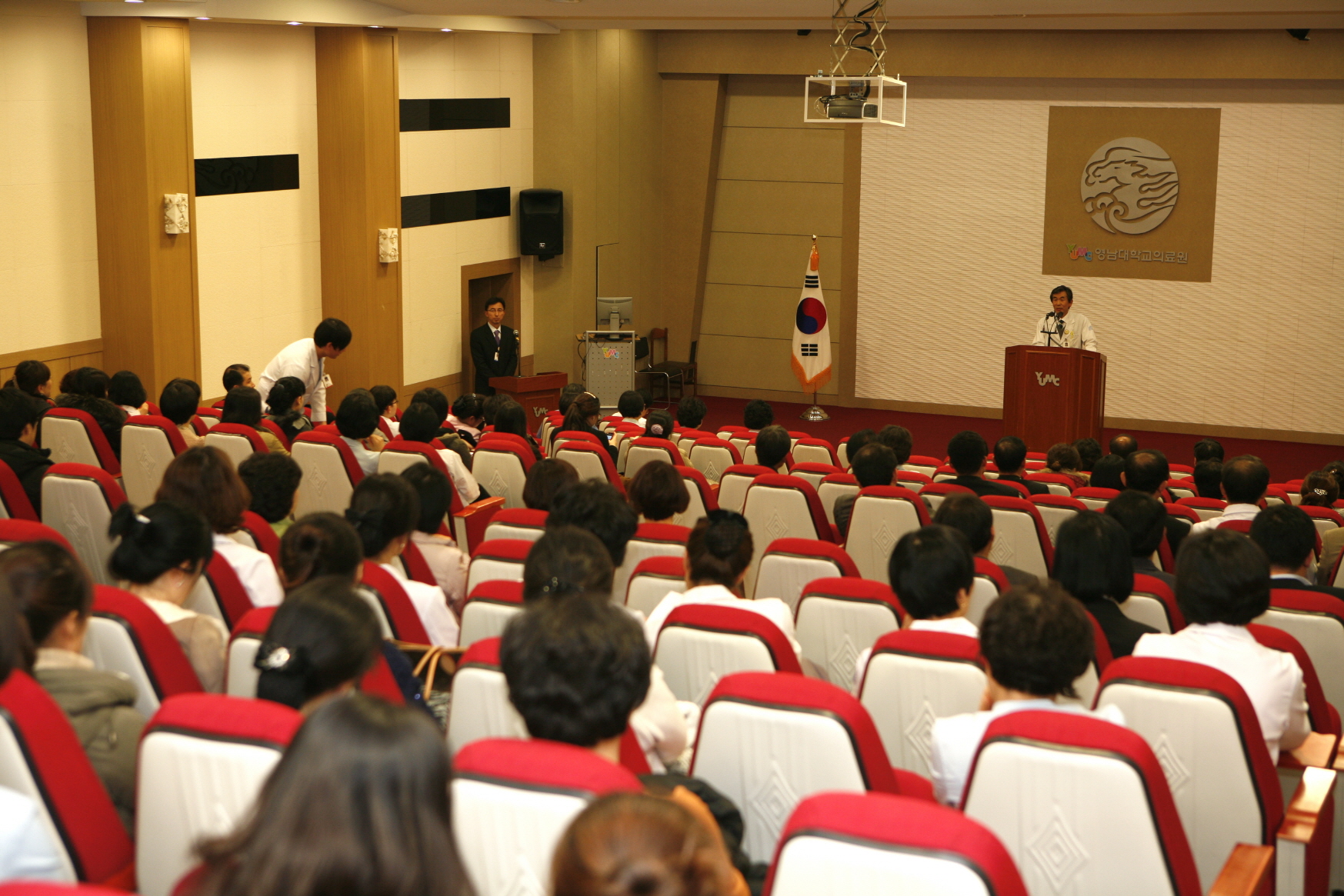2011년 12월 정기 월례회 개최, 2일 오후 3시 30분, 이산대강당, 이관호 병원장 월례사