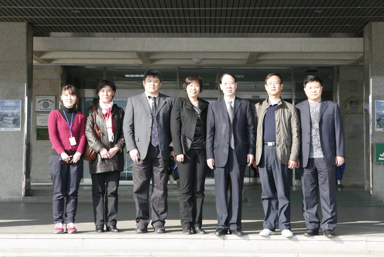 중국 텐진 위생대표단 6명, 병원 방문 진료실 견학, 2011년 12월 14일 오후 1시 30분
