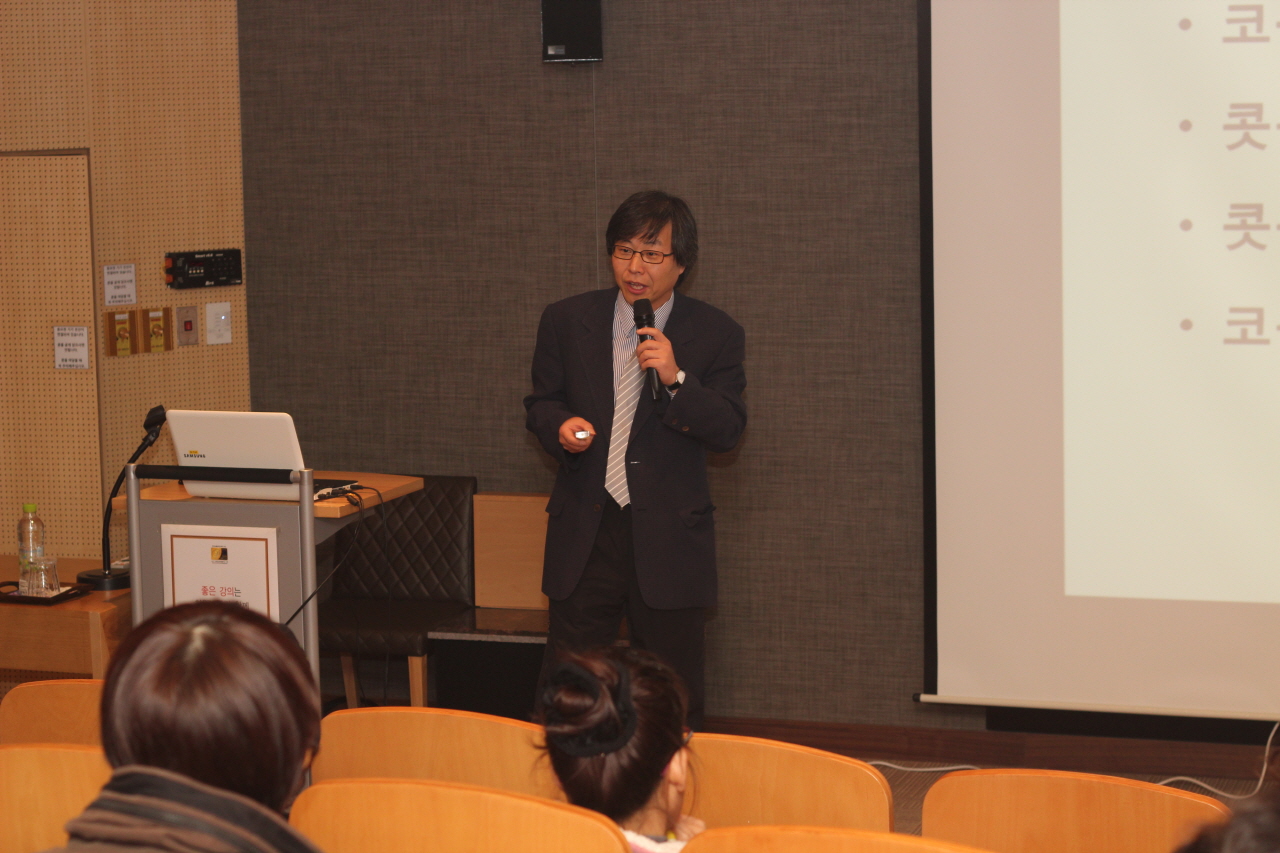 2011년 12월 21일(수) 낮 12시 30분에 현대백화점 8층 문화센터에서 열린 비염으로부터의 해방 - 건강한 코 만들기 건강강좌 사진입니다.
