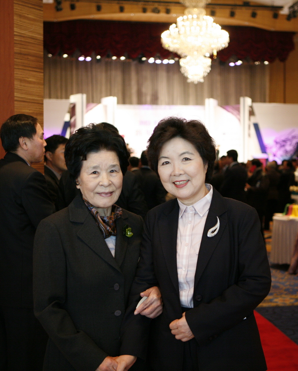 2012년 매일신문사 주최 대구경북 신년교례회 개최, 1월 2일 낮 12시, 대구인터불고호텔 컨벤션홀