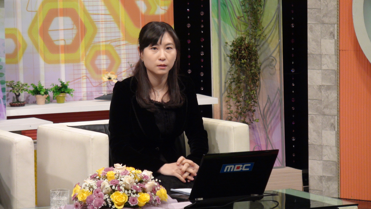 2012년 1월 11일(수) 오후 2시 안동MBC 방송총국에서 열린 안동MBC 'TV 건강닥터' 프로그램 녹화 - 최정은 교수 - 사진입니다.