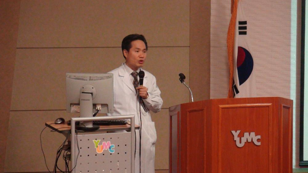  2012년 1월 25일(수) 오후 3시 병원 1층 이산대강당에서 열린 제73회 척추교실 사진입니다.