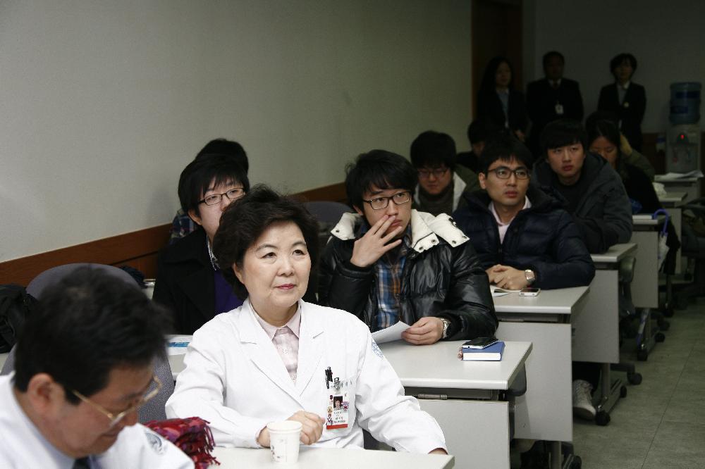 2012년 새내기 인턴 오리엔테이션 실시, 2월 13~16일 4일간, 죽성강의실 및 임상수기교육센터, 이론강의와 임상실습 및 산행