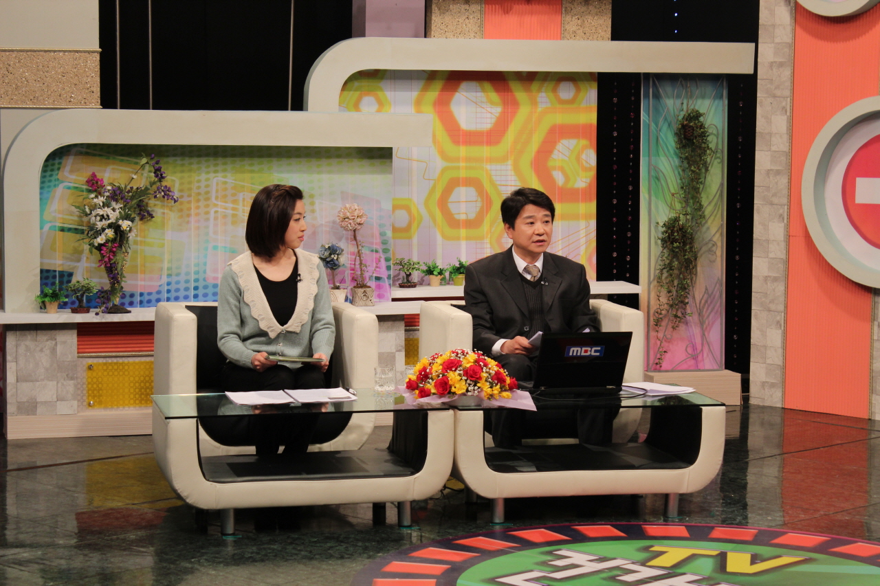 2012년 2월 22일(수) 오후 2시 안동MBC 방송총국에서 열린 담석증, 간암, 췌장질환의 복강경 수술에 대한 안동MBC 'TV 건강닥터' 녹화 사진입니다. 
