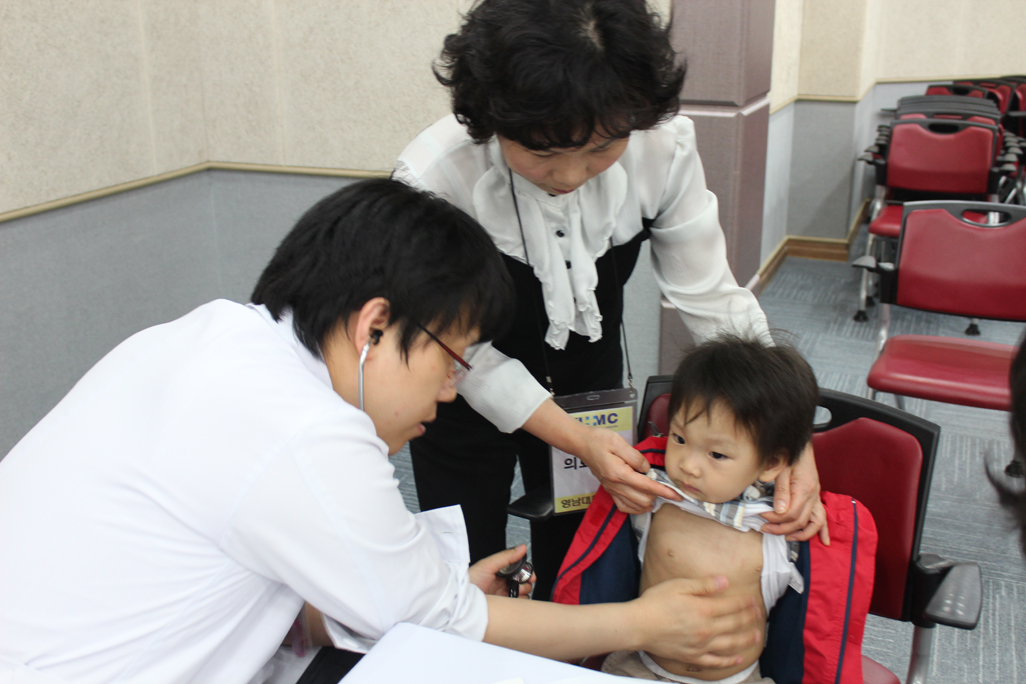어린이날 맞이 찾아가는 의료봉사활동 실시, 2015년 5월 2일(수) 오후 4시~7시, 남구종합사회복지관, 소아청소년과, 이비인후과, 치과, 진단검사의학과, 약제부 등 참여 