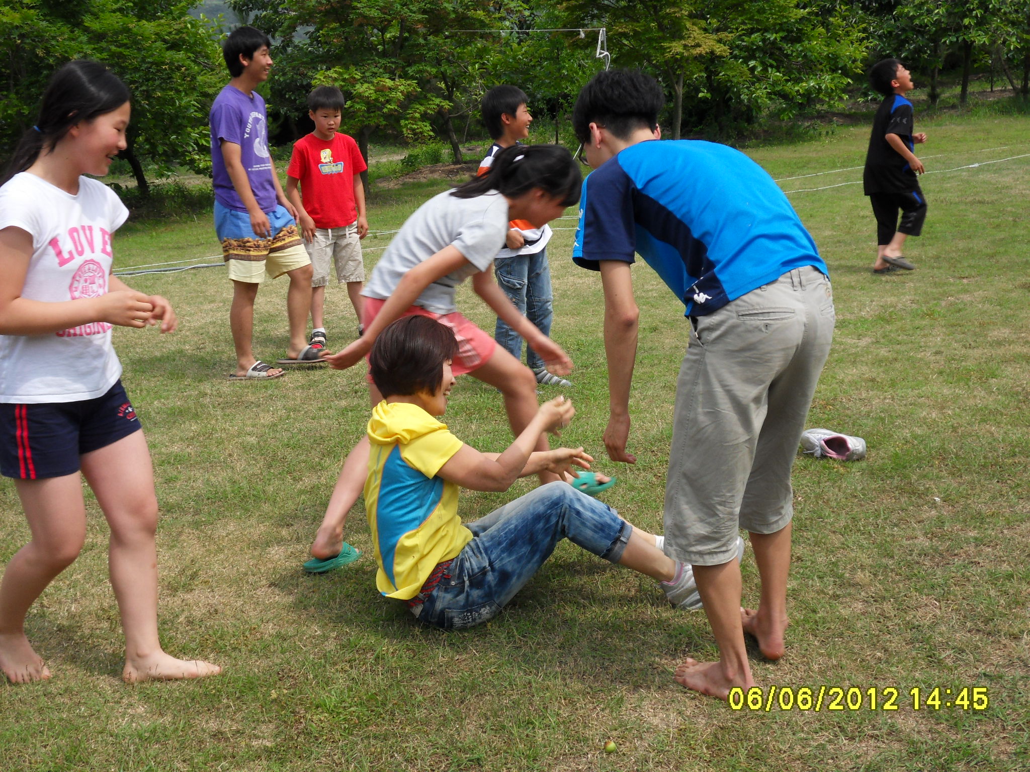 달리기동호회, 청도 ‘샬롬의 집’ 방문 봉사활동 실시, 2012년 6월 6일 오전 10시 출발, 원생들과 즐거운 한 때 보냄