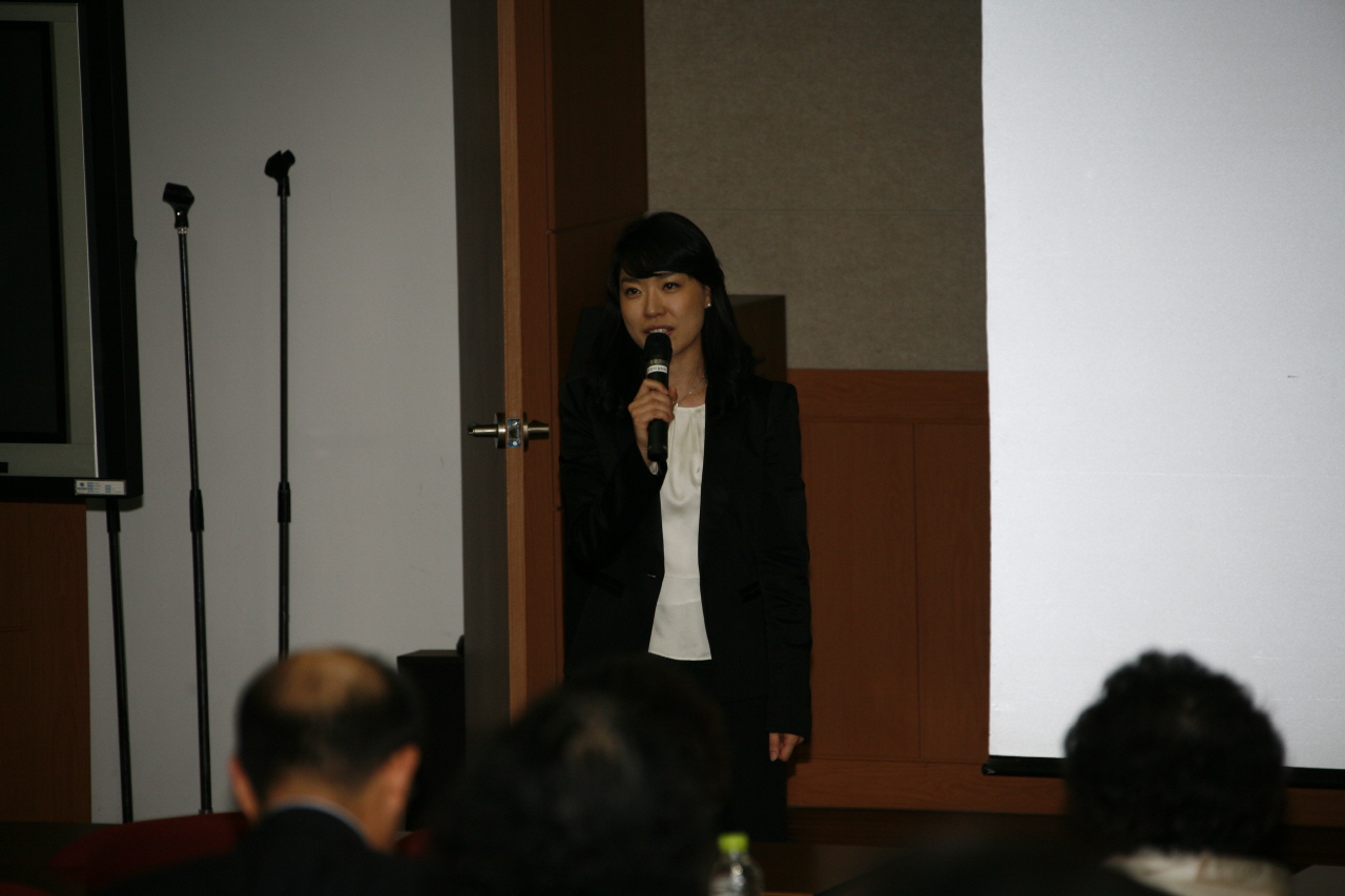 2012년 협력 병의원장 및 동문 초청 강연회 개최, 10월 13일 오후 6시, 의과대학 죽성강의실, 진료의뢰센터 주관 '앱을 활용한 효율적인 고객 관리 방안' 강연