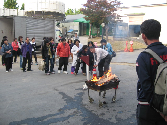 미화원 소양교육 및 간담회 개최, 2012년 10월 16일 오후 4시, 이산대강당 및 야외실습장, 소방안전 중심의 이론 및 실습