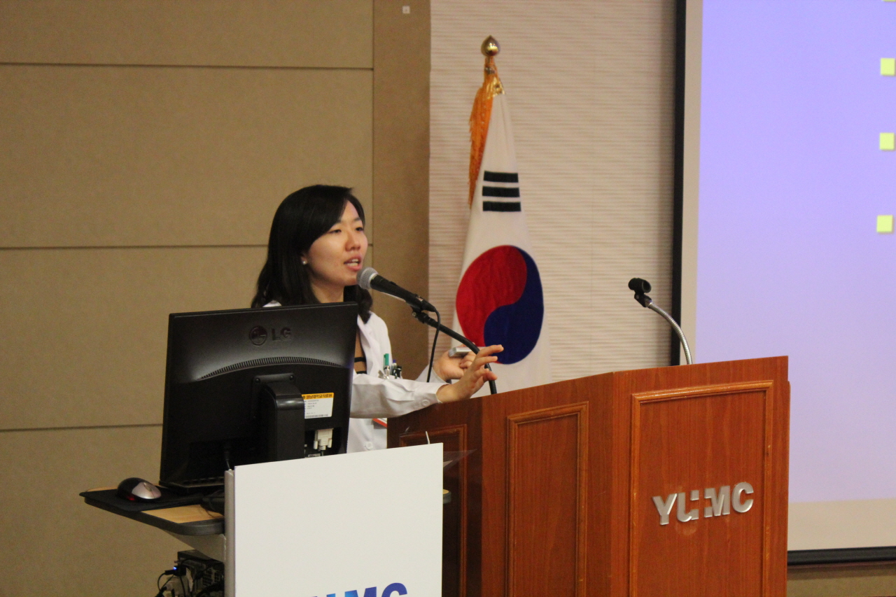 2014년 1월 29일(수) 오후1시 영남대학교병원 1층 이산대강당에서 열린 제143회 암교실 사진입니다. 