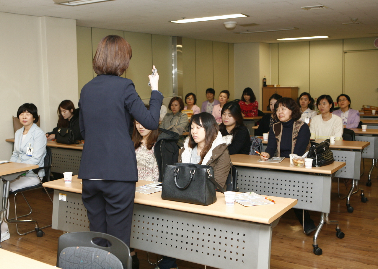 호흡기전문질환센터 간호사 CS 교육 사진(3)
