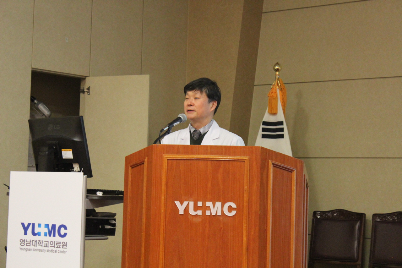 2014년 2월 26일(수) 오후1:00 영남대학교병원 1층 이산대강당에서 열린 제 144회 암교실 개최 <위암과 항암치료 제대로 알아보기> 사진입니다.