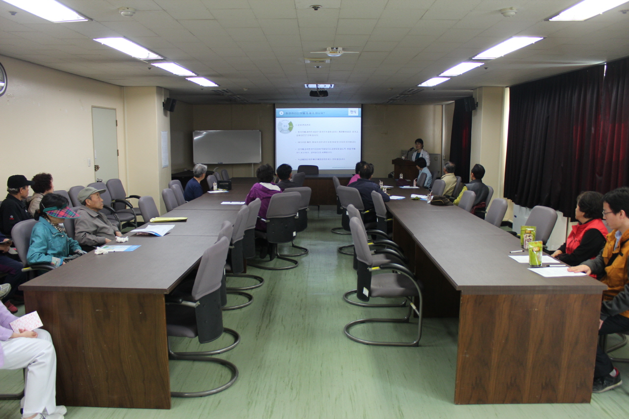 2014.03.27(목) 오전 11시 영남대학교병원 1층 이산대강당에서 열린 제26회 권역 호흡기전문질환센터 외래 및 입원환자 대상 만성폐쇄성폐질환 및 천식 교육 사진입니다.