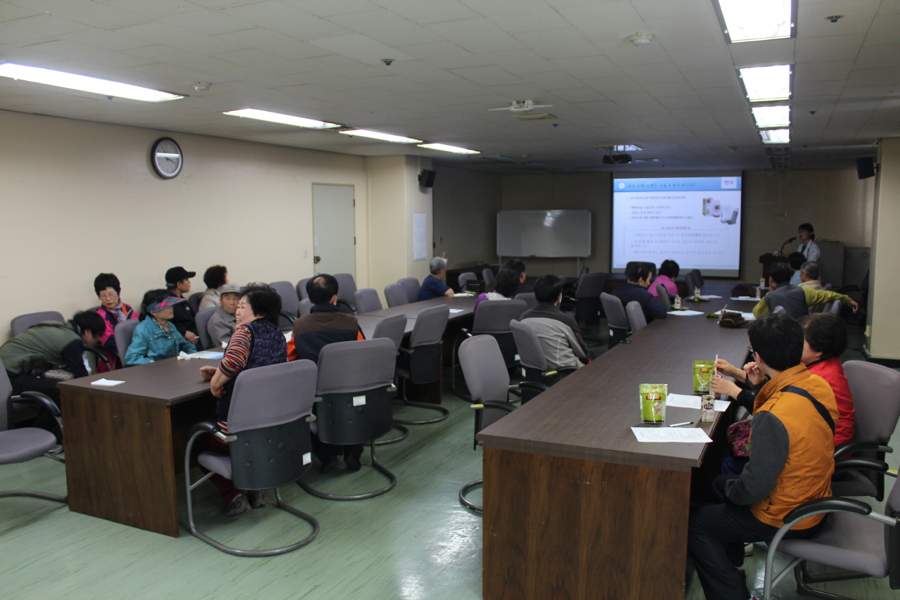 2014.03.27(목) 오전 11시 영남대학교병원 1층 이산대강당에서 열린 제26회 권역 호흡기전문질환센터 외래 및 입원환자 대상 만성폐쇄성폐질환 및 천식 교육 사진입니다.