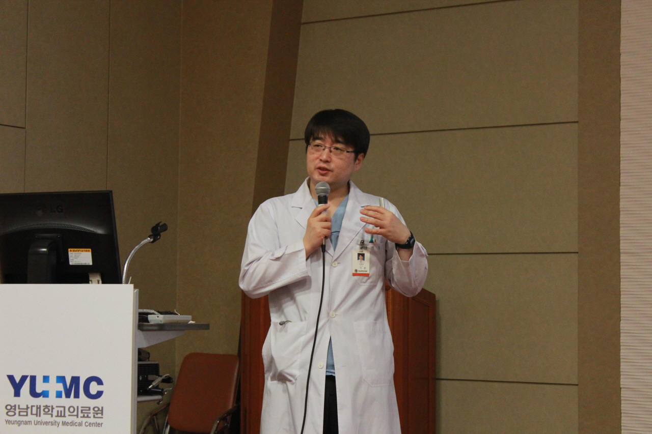 2014년 4월 28일(월) 오후 2시 영남대학교병원 1층 이산대강당에서 열린 제65차 뇌졸중(중풍) 교실 개최 사진입니다.