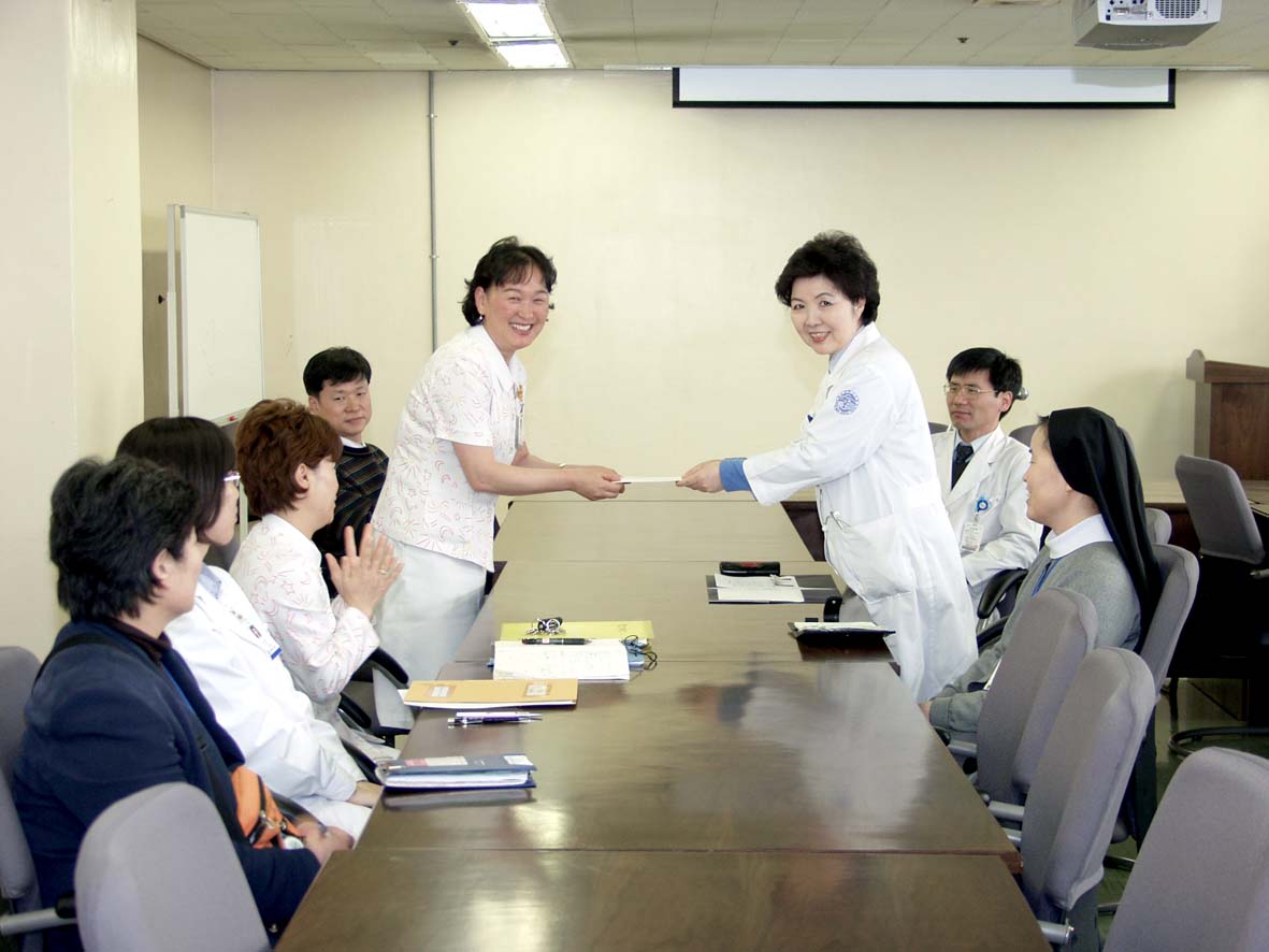 불우이웃 돕기 성금 호스피스위원회에 전달식 - 291 이미지