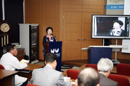 의학전문대학원 체제 운영 및 교육과정 심포지엄 개최 - 1-m 이미지