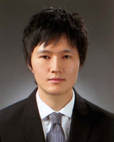 대한안과학회 학술대회에서 질병관리본부장 표창을 수상한 구병영 전임의 