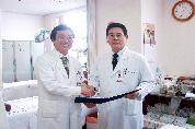 2005 전반기 YRC 포상 교수 시상 - 0PA244131 이미지
