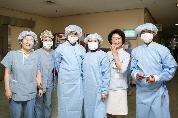 라오스 정부 및 병원 관계자 일행, 우리 병원 방문 견학, 2011년 1월 7일 오후 1시, 병원장실 환담 및 각 진료부서 견학