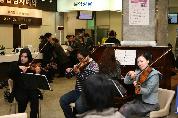 고객사랑 로비 음악회 개최, 2011년 3월 2일 정오, 병원 1층 로비, 피아노 5중주 연주