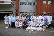 병원 외곽지 청소 후 기념 촬영