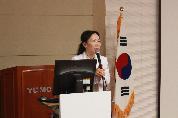 세계 파킨슨병의 날 기념 레드튤립 Plus 건강강좌 사진입니다.
